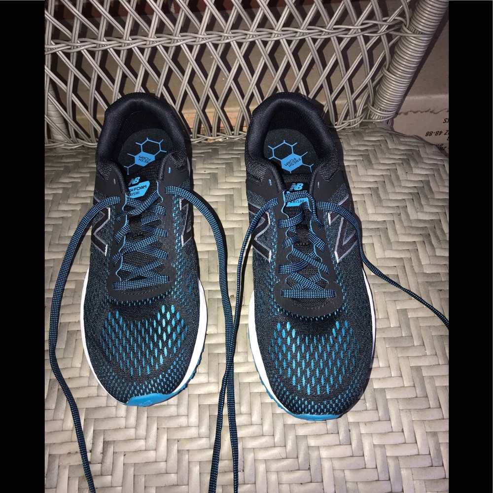 NEW BALANCE MENS SZ 8.5/WOMENS SZ 10 SHOESWORN 1X